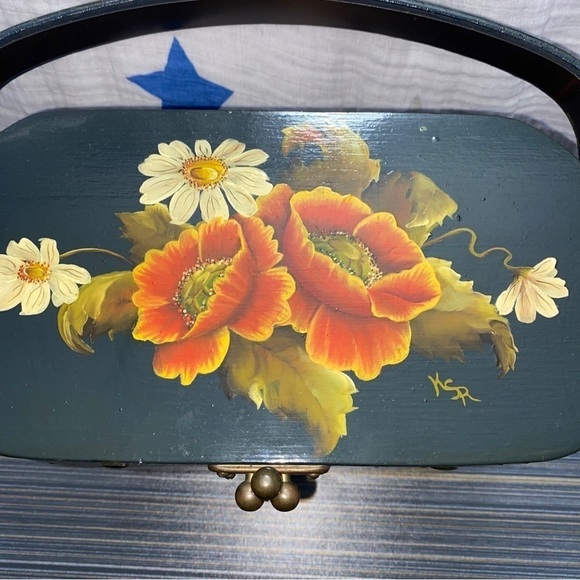 vintage wooden chest made and painted and designed by hand from the 70s - Picture 2 of 11